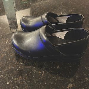 Size 40 (9.5) black Dansko